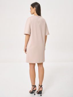 Платье с цельнокроеным рукавом