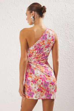 TRENDYOLMILLA Cok Renkli Cicek Desenli Vucuda Oturan Cut Out/Pencere Detayl? Orme K?sa S?k Elbise TPRSS23EL00154  фото 22