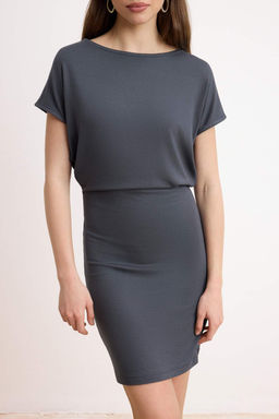 Siyah Bodycon Kay?k Yaka Dusuk Kol Kolsuz Yumusak Orme Elbise TWOSS26EL00366 - Trendyolmilla фото 7