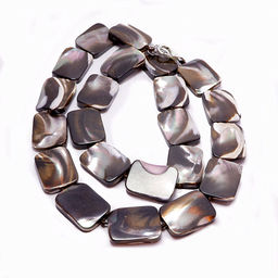 Бусы из перламутра Квадратики