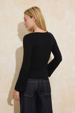 Siyah Fitted/Vucuda Oturan Kay?k Yaka Aksesuar Detayl? Yumusak Orme Bluz TWOSS26BZ00221