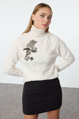 Ekru Couple Yumusak Dokulu Nak?sl? Triko Kazak TWOAW25KZ00203