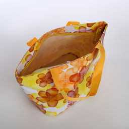 Косметичка-сумка на молнии, большая, с принтом Яблоня, жёлтая - Simaland фото 3