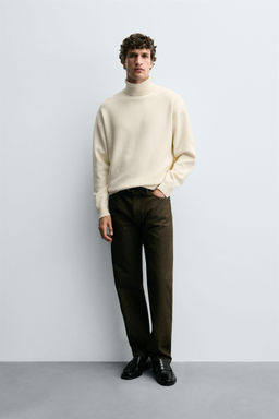 SOFT HIGH NECK SWEATER