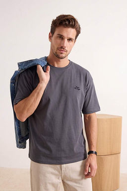 Antrasit Oversize/Geni_ Kesim Slogan Nak__l_ %100 Pamuk T-Shirt TMNSS26TS00055 - Trendyolmilla фото 2
