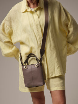 Сумка кожаная кросс-боди Deboro 30347 розово-серый