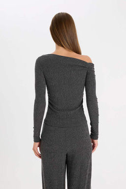 Женская приталенная футболка узкого кроя с длинным рукавом и запахом на одно плечо - Defacto фото 6