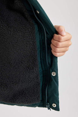 Водоотталкивающее пальто с плюшевой подкладкой и капюшоном для мальчиков - Defacto фото 7