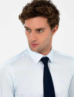 Голубая базовая рубашка зауженного кроя с длинным рукавом