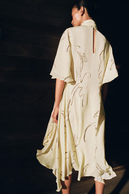 VESTIDO ESTAMPADO LAZADAS ZW COLLECTION / Amarillo