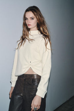 RUSTIC BROOCH SWEATSHIRT - Zara фото 4