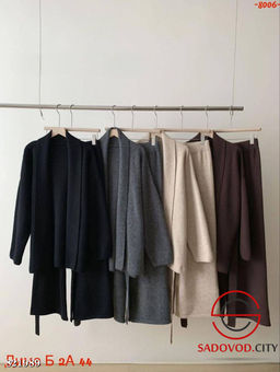 Шерстяной женский костюм