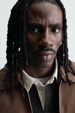 CAZADORA T?CNICA RELAXED FIT / Marr?n - Zara фото 6