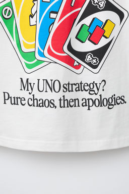CAMISETA ESTAMPADO JUEGO CARTAS UNO  / Blanco