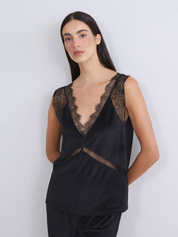 V Yaka Dantel Detayl? Kad?n Pijama Tak?m?