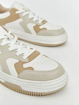 Deri G?r?n?ml? Kad?n Spor Ayakkab?