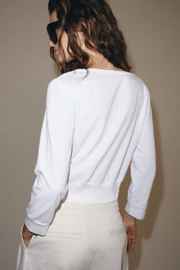 TOP ESCOTE PICO BOTONES / Blanco - Zara фото 3