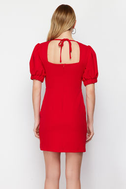 K?rm?z? A Kesim S?rt Datayl? Balon Kollu Mini Dokuma Elbise TWOSS24EL00652