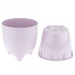 Горшок для цветов пластмассовый Де Коста 2,25л, д16см, h16см, со вставкой, на ножках, сиреневый (Россия) - Домашняя мода фото 3