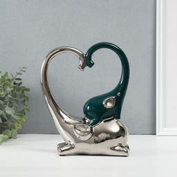 Фигурка керамика Слон со слонёнком. Сердце, т. зелёный с серебром, 7.3?17.5?22 см