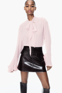 Blusa de gasa con lazada