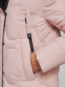 Пальто утепленное молодежное зимнее женское розового цвета 589899R - RoccaManer фото 13