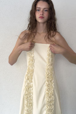 VESTIDO MIDI VOLANTES RELIEVE / Marfil - Zara фото 10