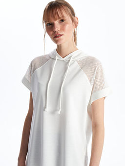 Kap??onlu D?z K?sa Kollu Kad?n Ti??rt