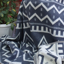 Одеяло байковое в канте 140*205 жаккард "Зигзаг" цв. серый (Россия)