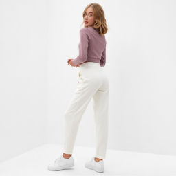 Брюки женские MINAKU: SPORTY & STYLISH, молочные, размер 54
