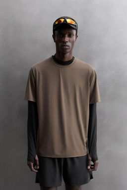 CAMISETA RUNNING MANGA CORTA / Marr?n oscuro - Zara фото 2