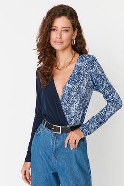 TRENDYOLMILLA Siyah Renk Bloklu Animal Desenli Kruvaze Yaka Esnek C?tc?tl? Orme Body TWOAW21BD0012 фото 3