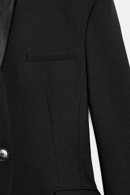 BLAZER ENTALLADA ASIM?TRICA HOMBRERAS / Negro - Zara фото 4