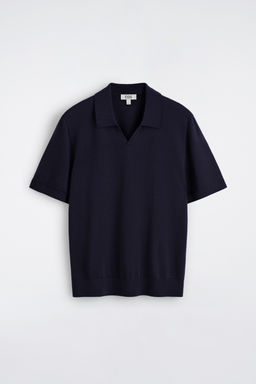 POLO DE LANA MERINO CON CUELLO ABIERTO