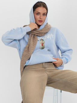 Теплое худи женское голубое с надписью Snegurochka - Mark formelle фото 3
