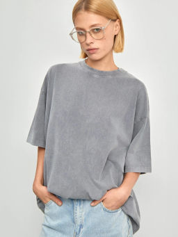 Футболка oversize с эффектом варки EMKA