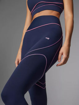 Моделирующие леггинсы с контрастными швами