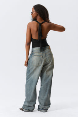 Top tipo halter con ca?da en cascada