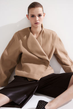 Chaqueta afieltrada con cuello esmoquin