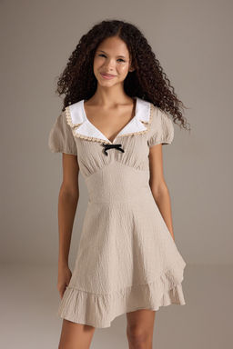 Trendyolmilla Camel Etegi Volanl? Potikareli Yaka Detayl? Mini Dokuma Elbise TWOSS25EL00580