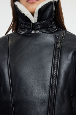 Siyah Oversize Kal?p Pelus Detayl? Suni Deri Biker Ceket Mont TWOAW25MO00001 - Trendyolmilla фото 4