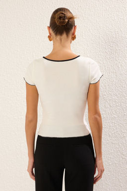 Trendyolmilla Ekru Fiyonklu Kontrast Biye Detayl? Fitted/Vucuda Oturan Fitilli Esenk Orme Bluz TWOSS25BZ00047  фото 5