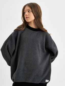 Черный джемпер для мальчика