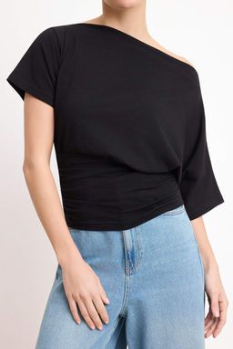 Siyah Fitted/Vucuda Oturan Asimetrik Yaka Buzgulu Crop/K?sa Pamuklu Esnek Orme Bluz TWOSS26BZ00337 - Trendyolmilla фото 3