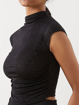 D?k?ml? Yaka Parlak G?r?n?ml? Kad?n Bluz