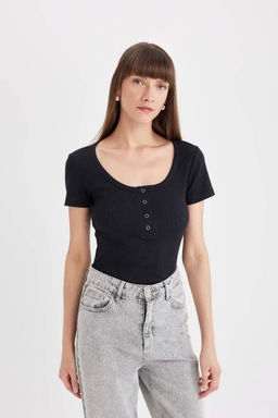 Облегающая футболка с круглым вырезом в рубчик и короткими рукавами