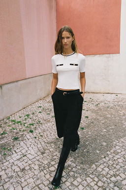 T-SHIRT WITH POCKETS