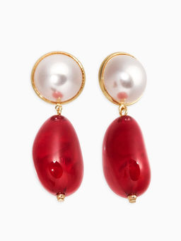 Серьги акрил с жемчугом «Капля», бордово-белые в золоте