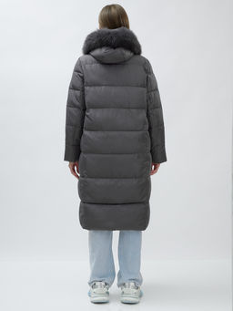 с натуральным мехом песца класса Люкс Бренд Visdeer Пальто зимние темно-серого цвета  фото 4