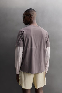 CAMISETA T?CNICA ESTRUCTURA / Morado